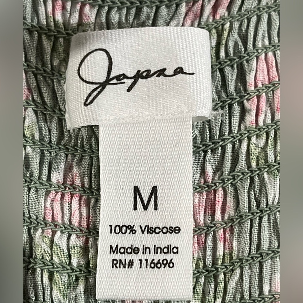 Japna Smocked Pant Jumpsuit
Romper Green & Pink Floral
Women's Cottagecore - Picture 9 of 10